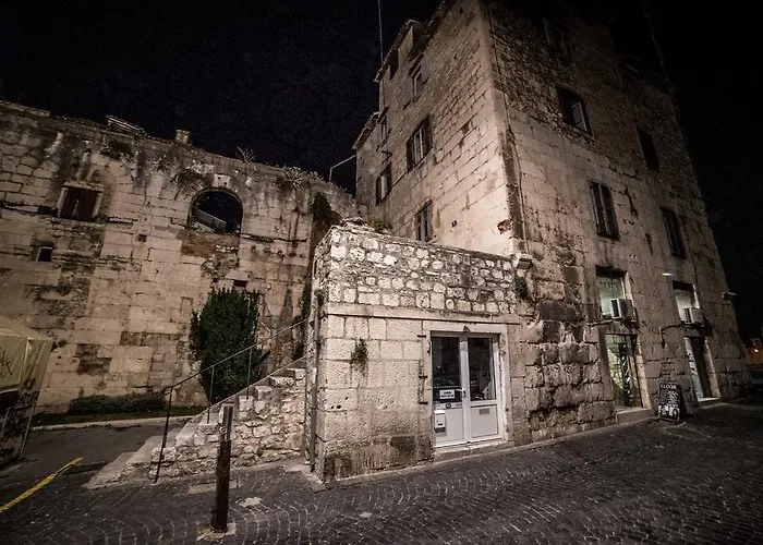 Alithia Silver アパート